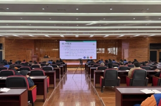 潔晶集團(tuán)組織進(jìn)行AI應(yīng)用培訓(xùn)